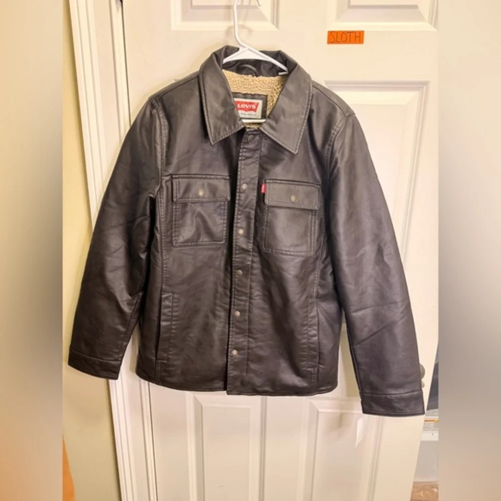 Mens Levi’s Faux Leather Fleece Lined Trucker Jacket NWT
